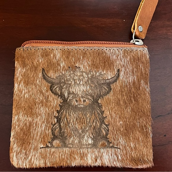 Adorable Highlander Leather/Suede Accessory Bag - Picture 5 of 5